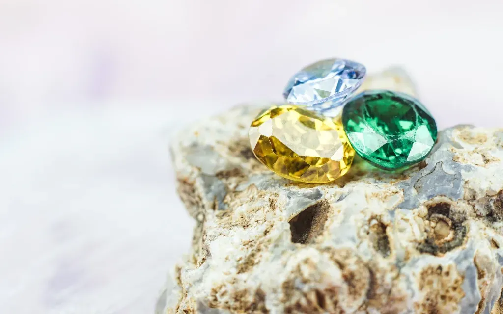 Dla kogo biżuteria naturalna